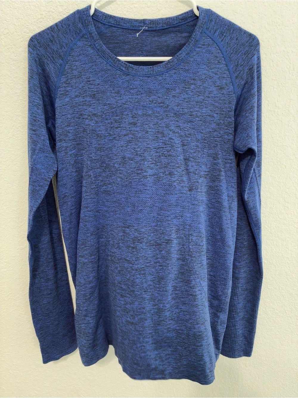 lululemon athletica Women's Blue Heather Long Sleeve Muscle Tee